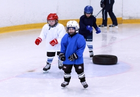 ЦЗВС проводит набор детей в группы хоккея и фигурного катания