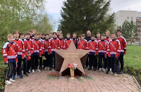 Живым и павшим героям — наша память