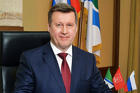 Мэр Анатолий Локоть поздравляет новосибирцев с Первомаем