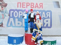 Дед Мороз наградил лыжников ЦЗВС